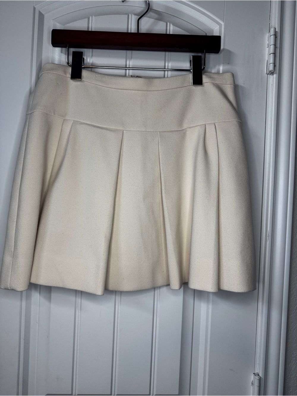 Beige Pleated Skirt cream size 8 preppy
